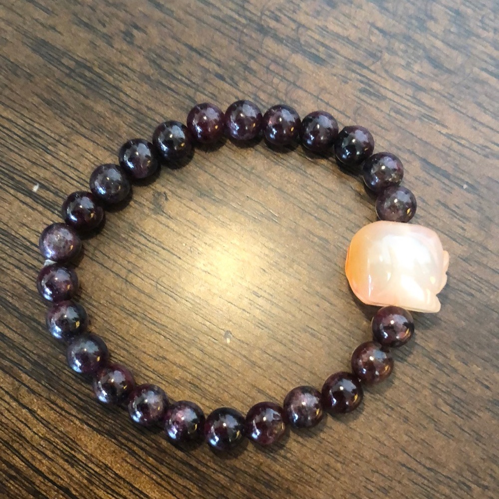 Garnet and agate carved pig bracelet